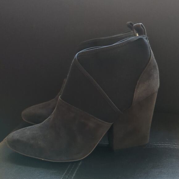 Calvin Klein Zella Suede Leather Chunky Heel Gray Fall Ankle Boot - Picture 1 of 6